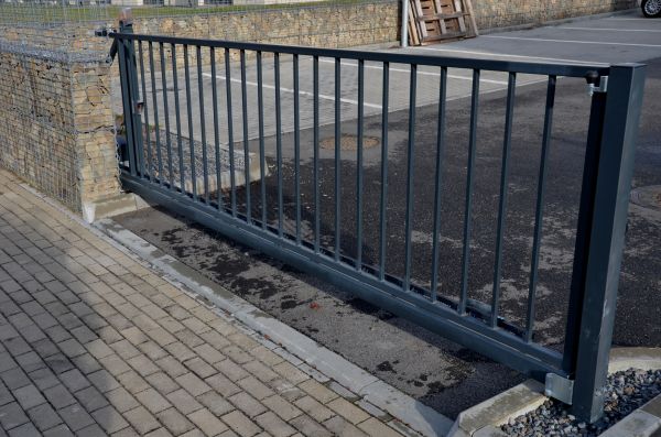 Automatic Fence Installation