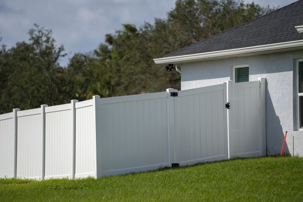 Vinyl Fence Panel Restoration