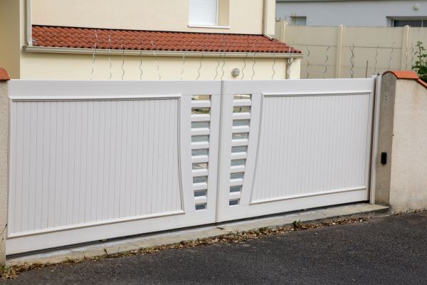 Vinyl Gate Maintenance