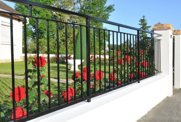 Metal Garden Fencing Setup