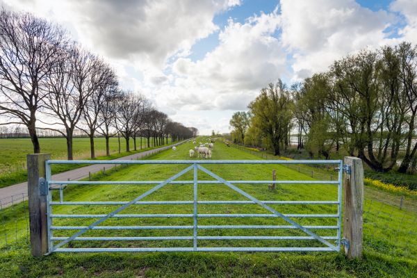 Galvanized Gate Installation