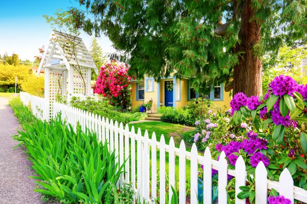 Custom Picket Fence Design