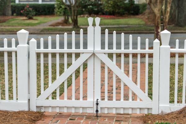 Privacy Fence Building
