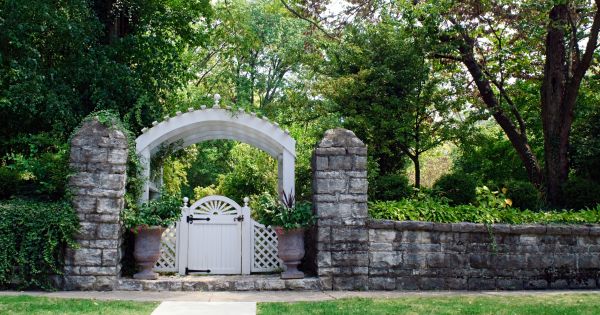 Garden Gate Mounting