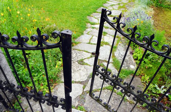 Iron Gate Installation Service - Iron Gate Installation Service Chicago, Illinois